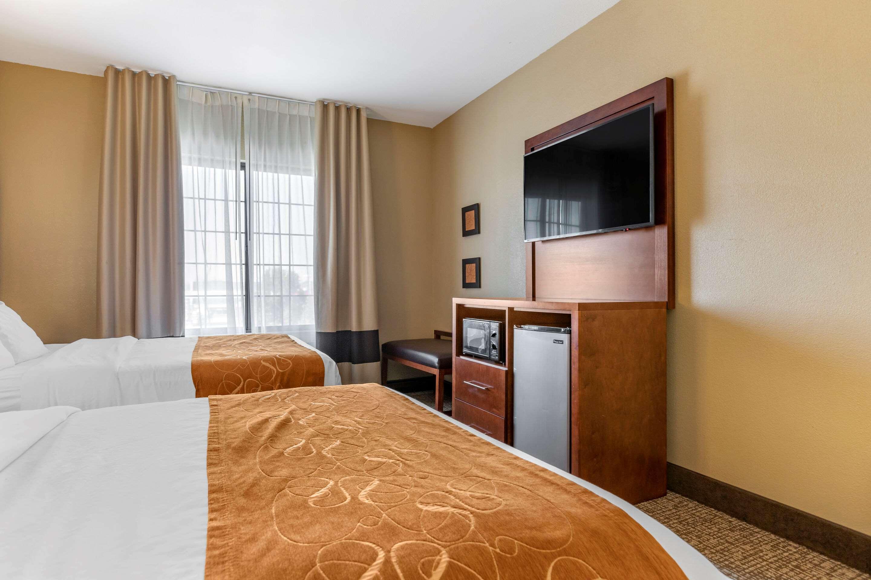 Kentwood Comfort Suites Grand Rapids South מראה חיצוני תמונה