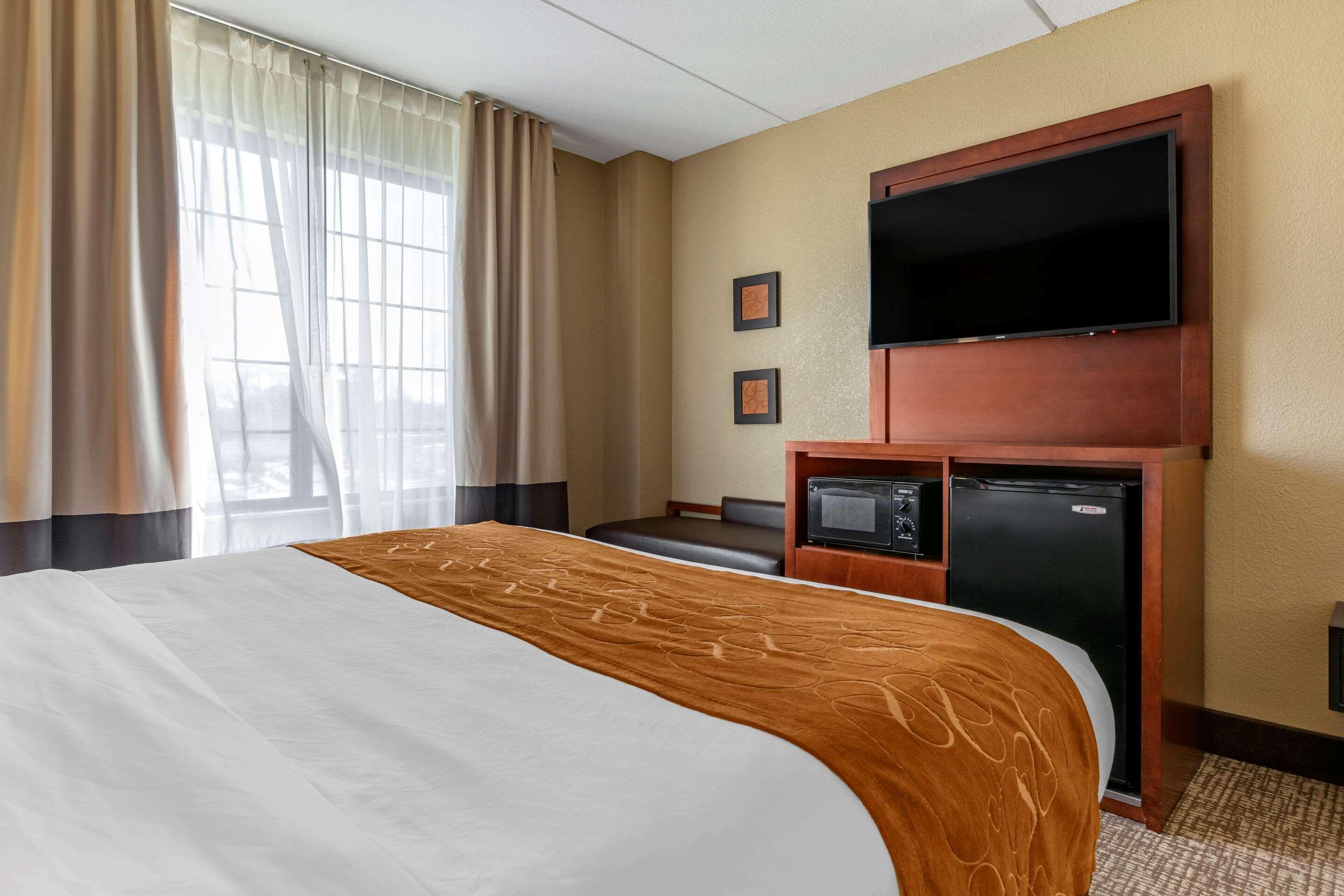 Kentwood Comfort Suites Grand Rapids South מראה חיצוני תמונה