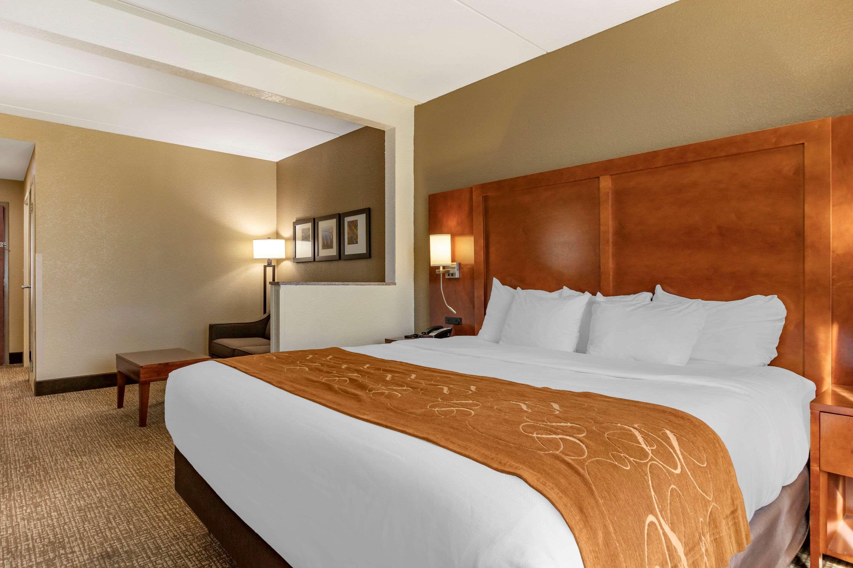 Kentwood Comfort Suites Grand Rapids South מראה חיצוני תמונה