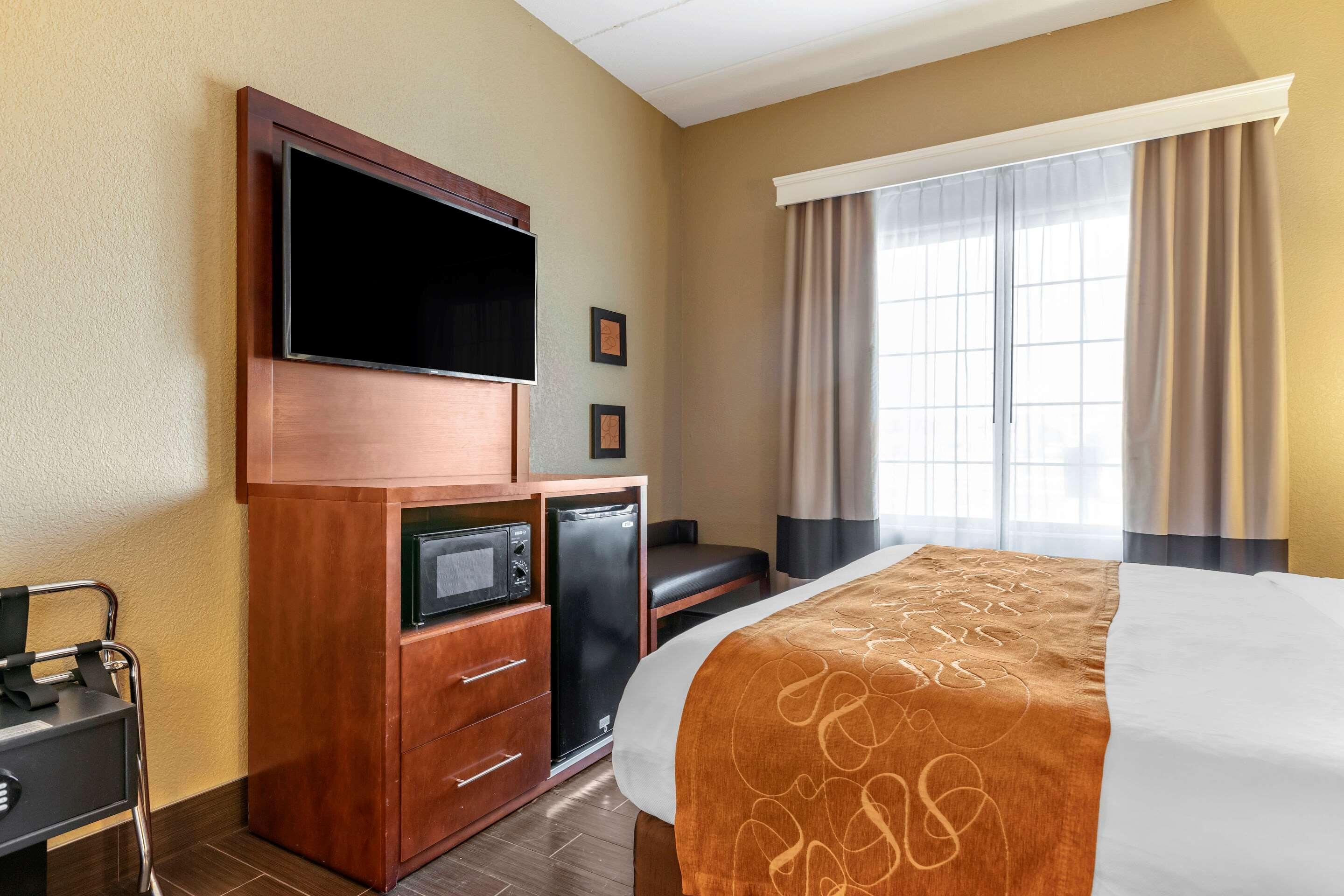 Kentwood Comfort Suites Grand Rapids South מראה חיצוני תמונה