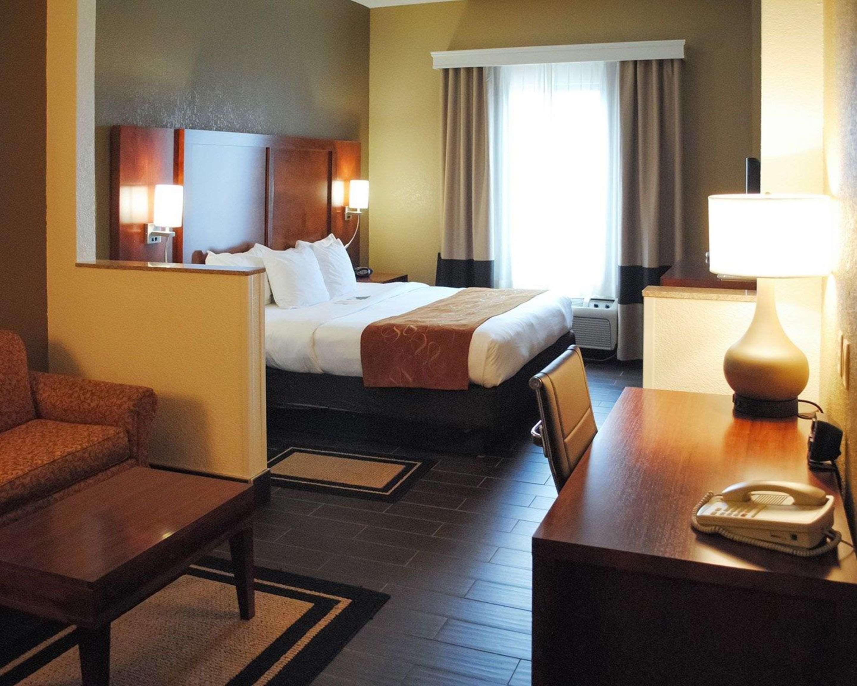 Kentwood Comfort Suites Grand Rapids South מראה חיצוני תמונה
