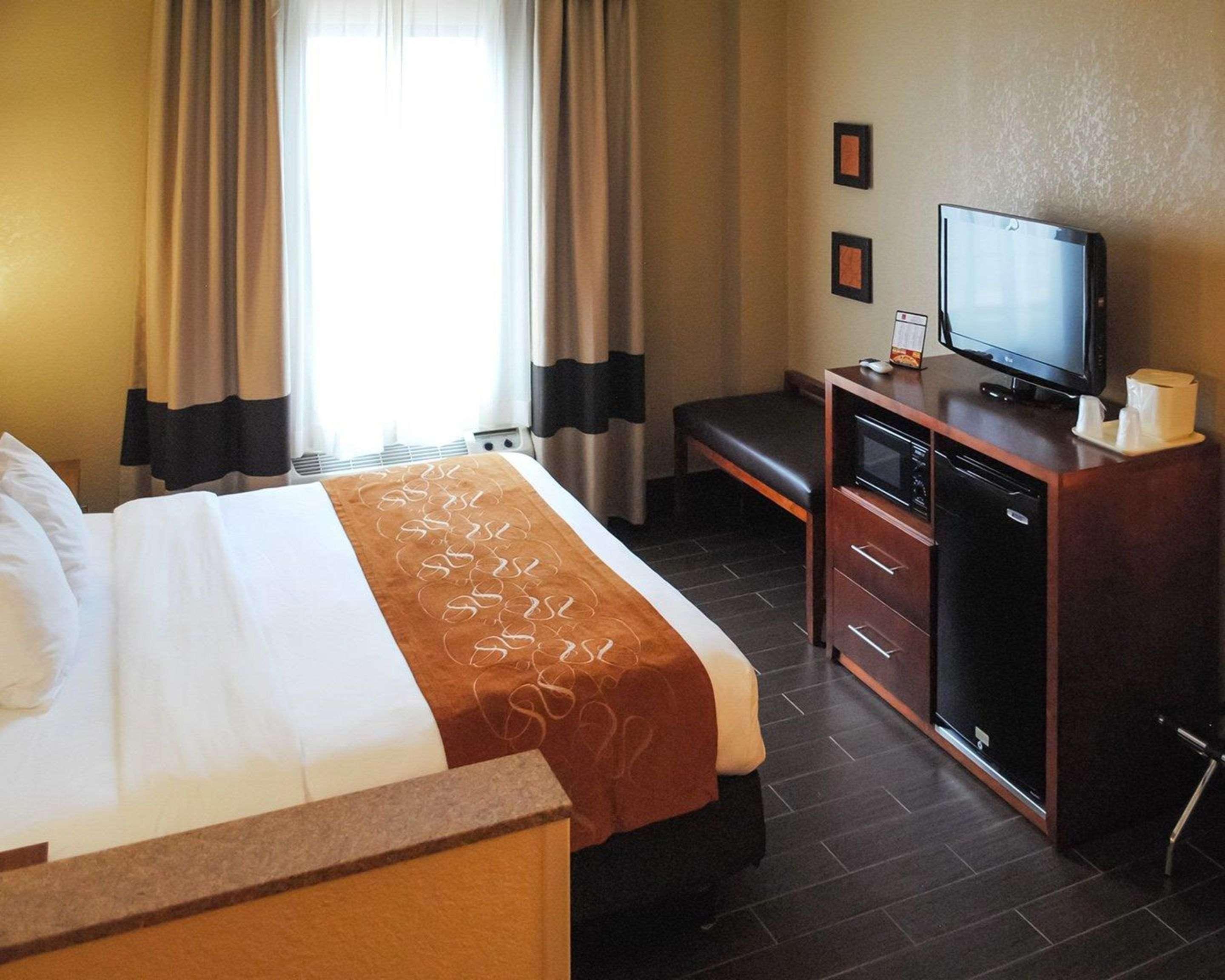 Kentwood Comfort Suites Grand Rapids South מראה חיצוני תמונה