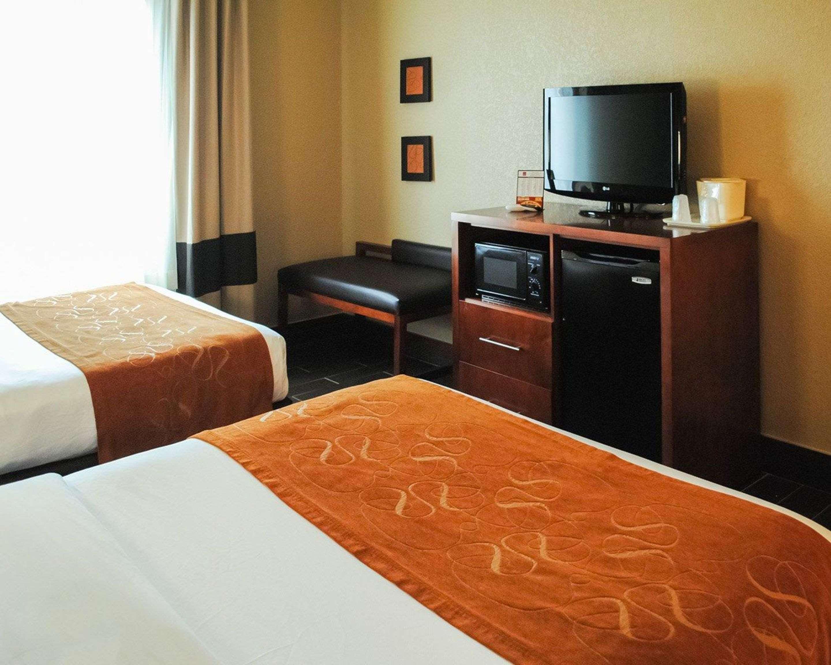 Kentwood Comfort Suites Grand Rapids South מראה חיצוני תמונה