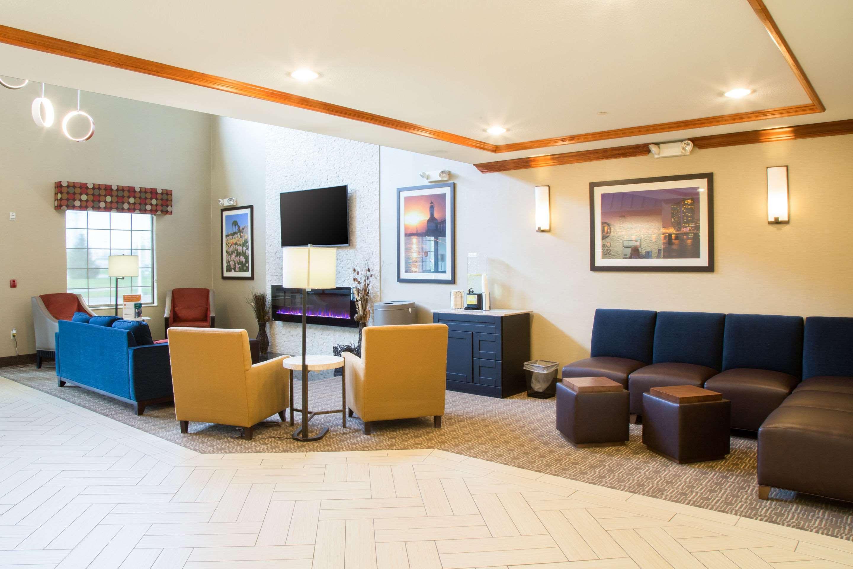 Kentwood Comfort Suites Grand Rapids South מראה חיצוני תמונה