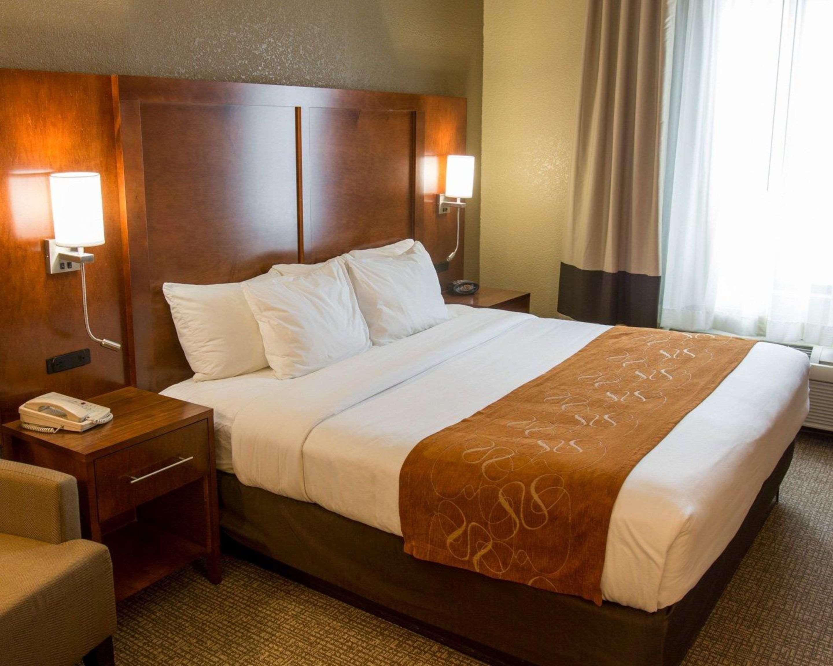 Kentwood Comfort Suites Grand Rapids South מראה חיצוני תמונה