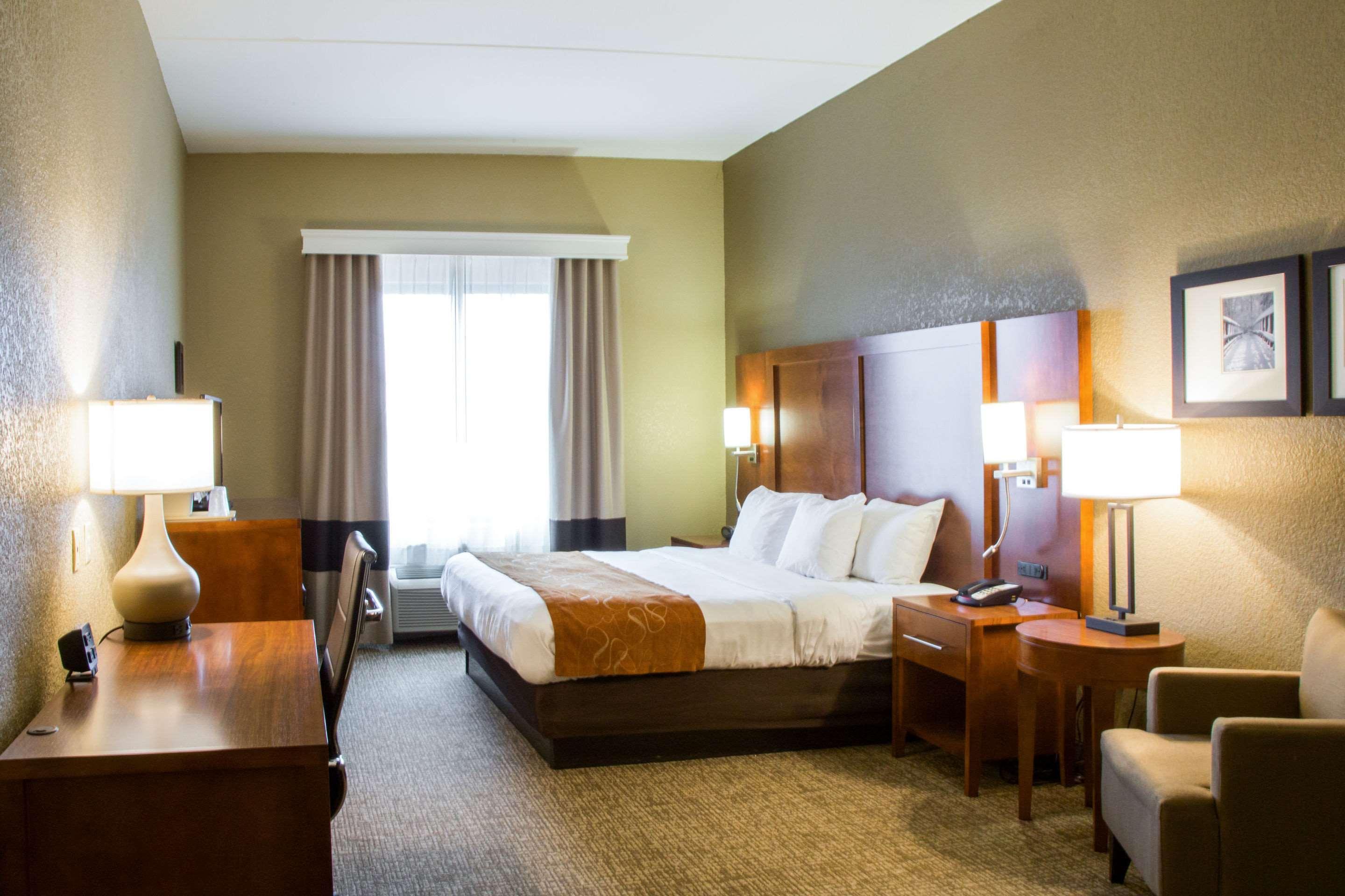 Kentwood Comfort Suites Grand Rapids South מראה חיצוני תמונה
