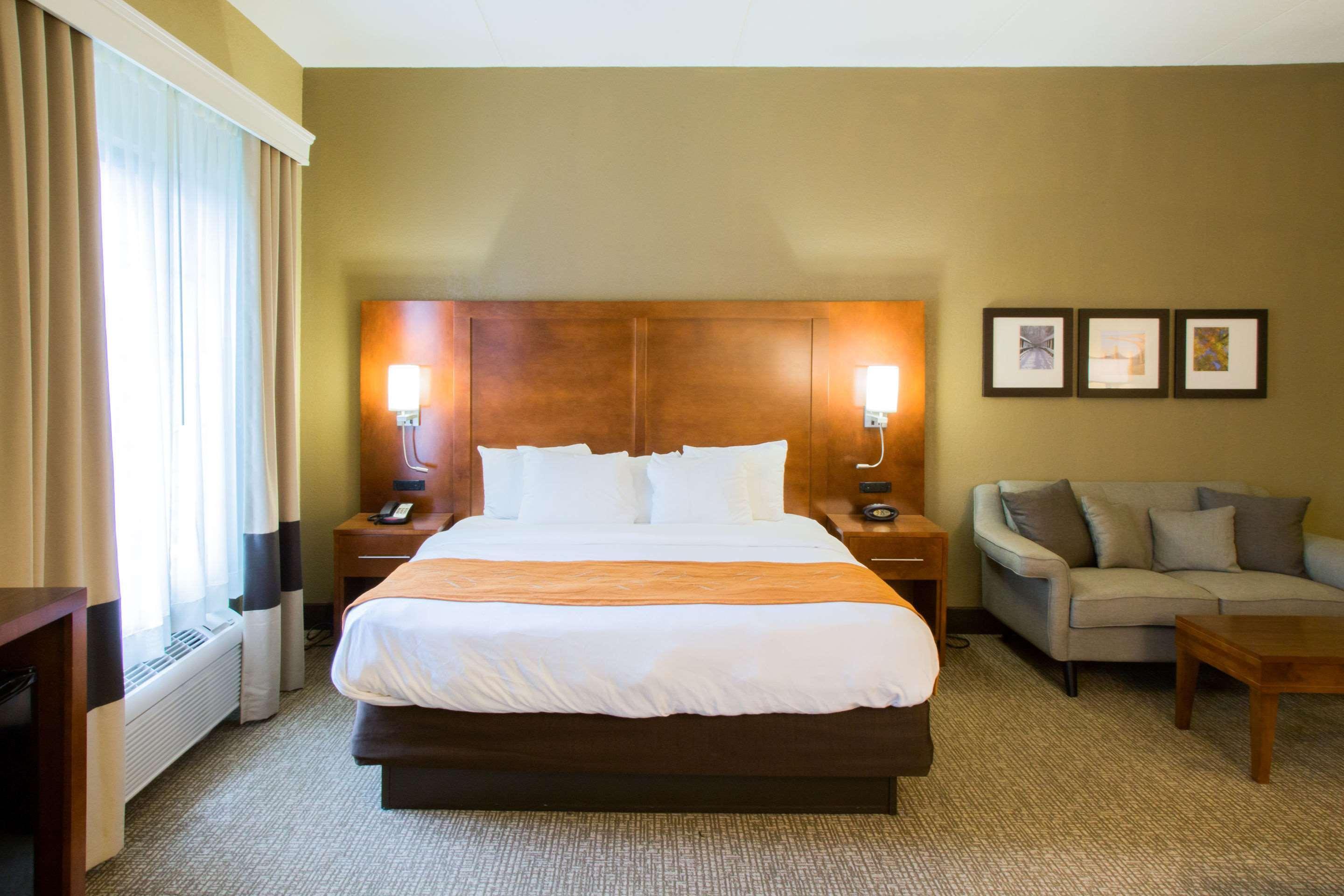 Kentwood Comfort Suites Grand Rapids South מראה חיצוני תמונה
