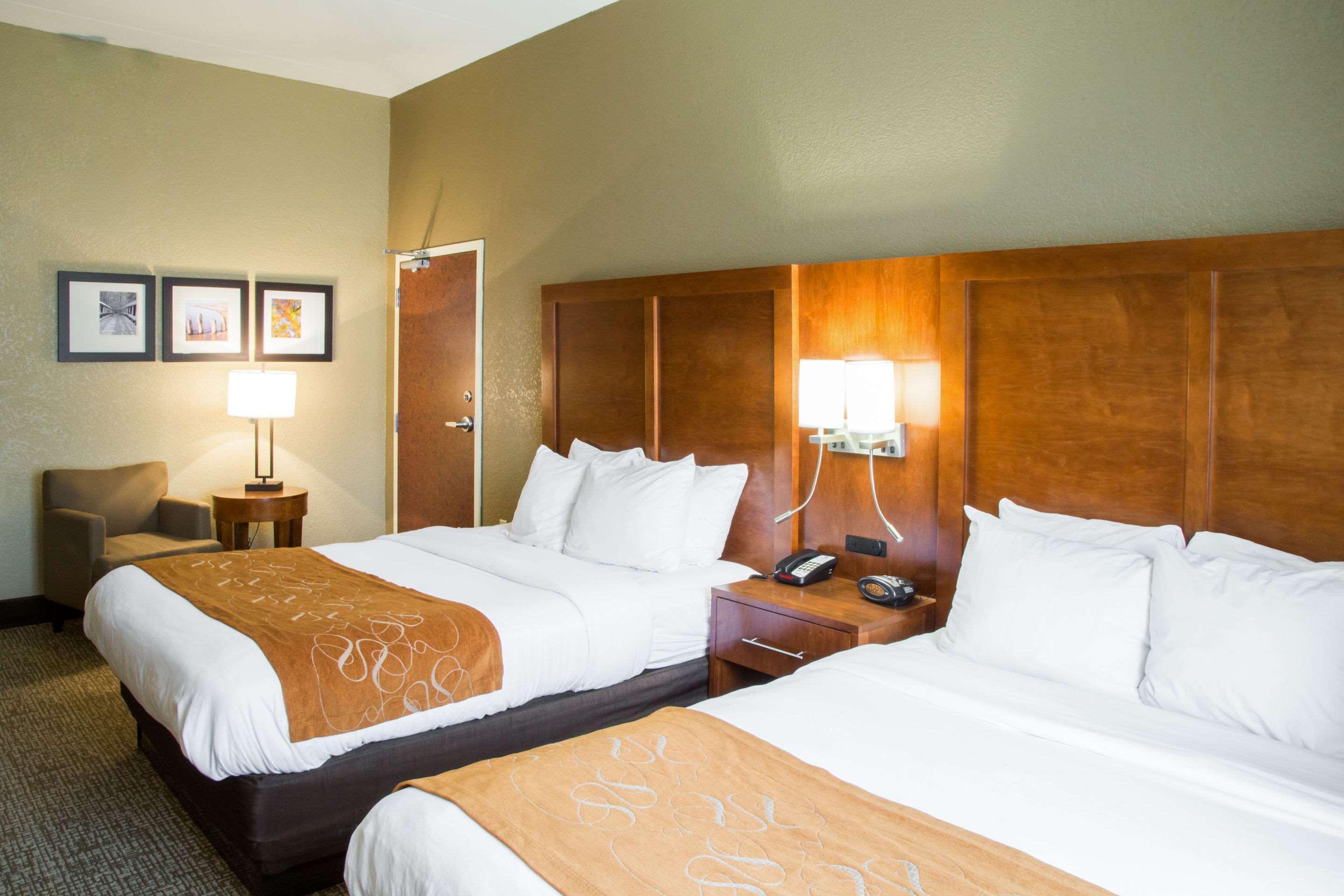 Kentwood Comfort Suites Grand Rapids South מראה חיצוני תמונה
