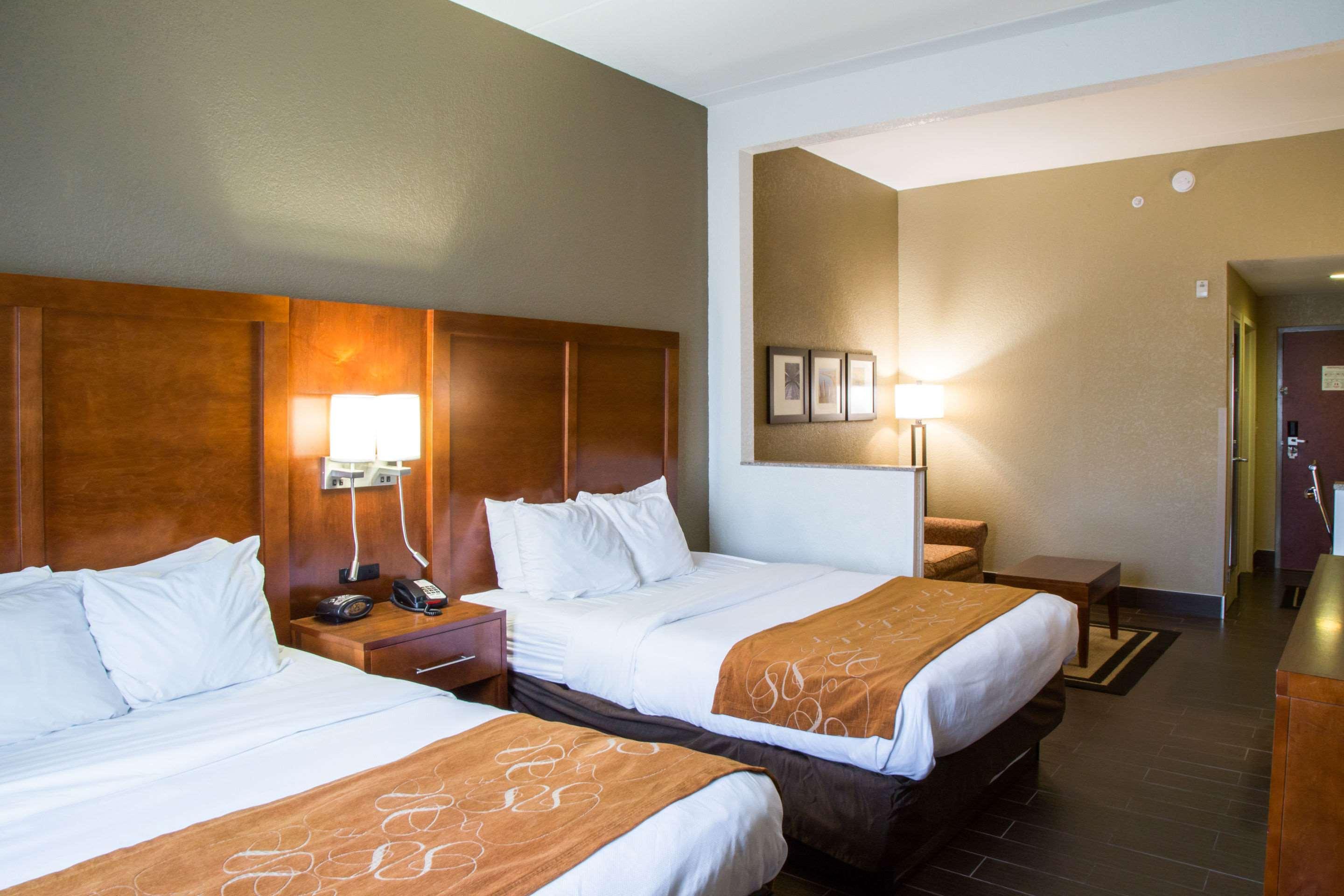 Kentwood Comfort Suites Grand Rapids South מראה חיצוני תמונה