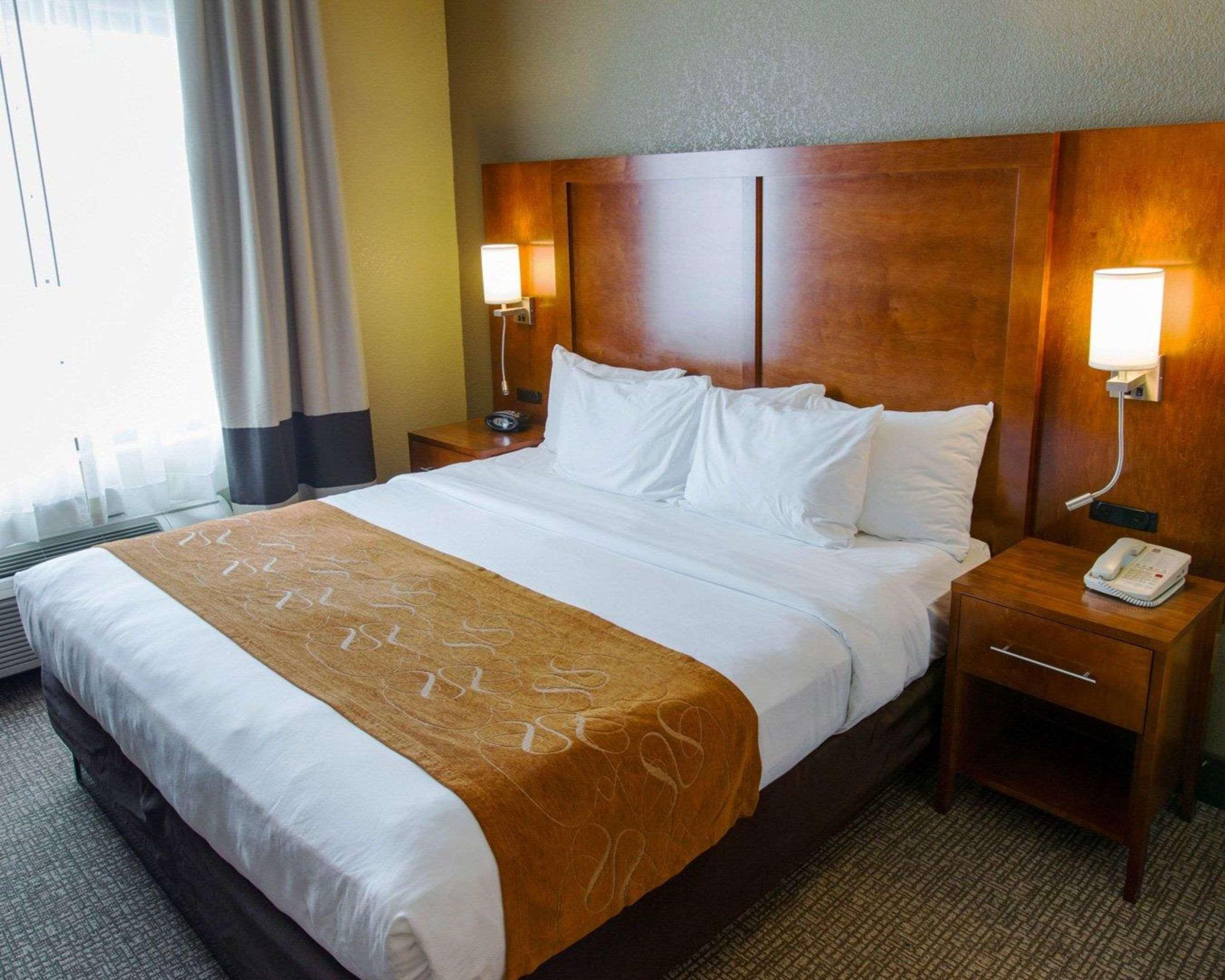 Kentwood Comfort Suites Grand Rapids South מראה חיצוני תמונה