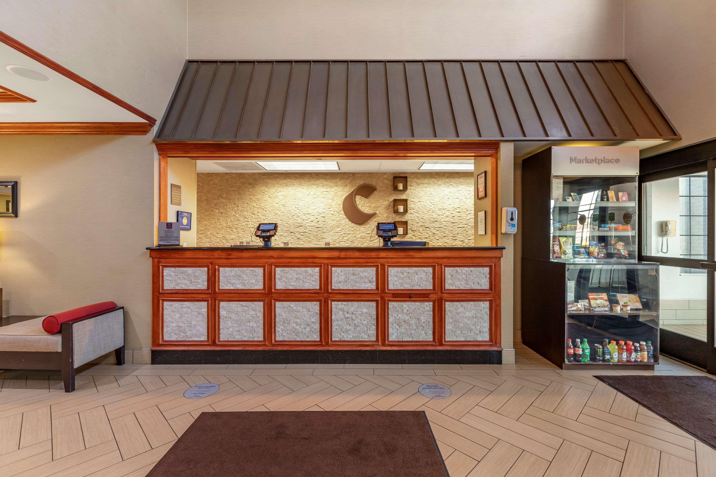 Kentwood Comfort Suites Grand Rapids South מראה חיצוני תמונה
