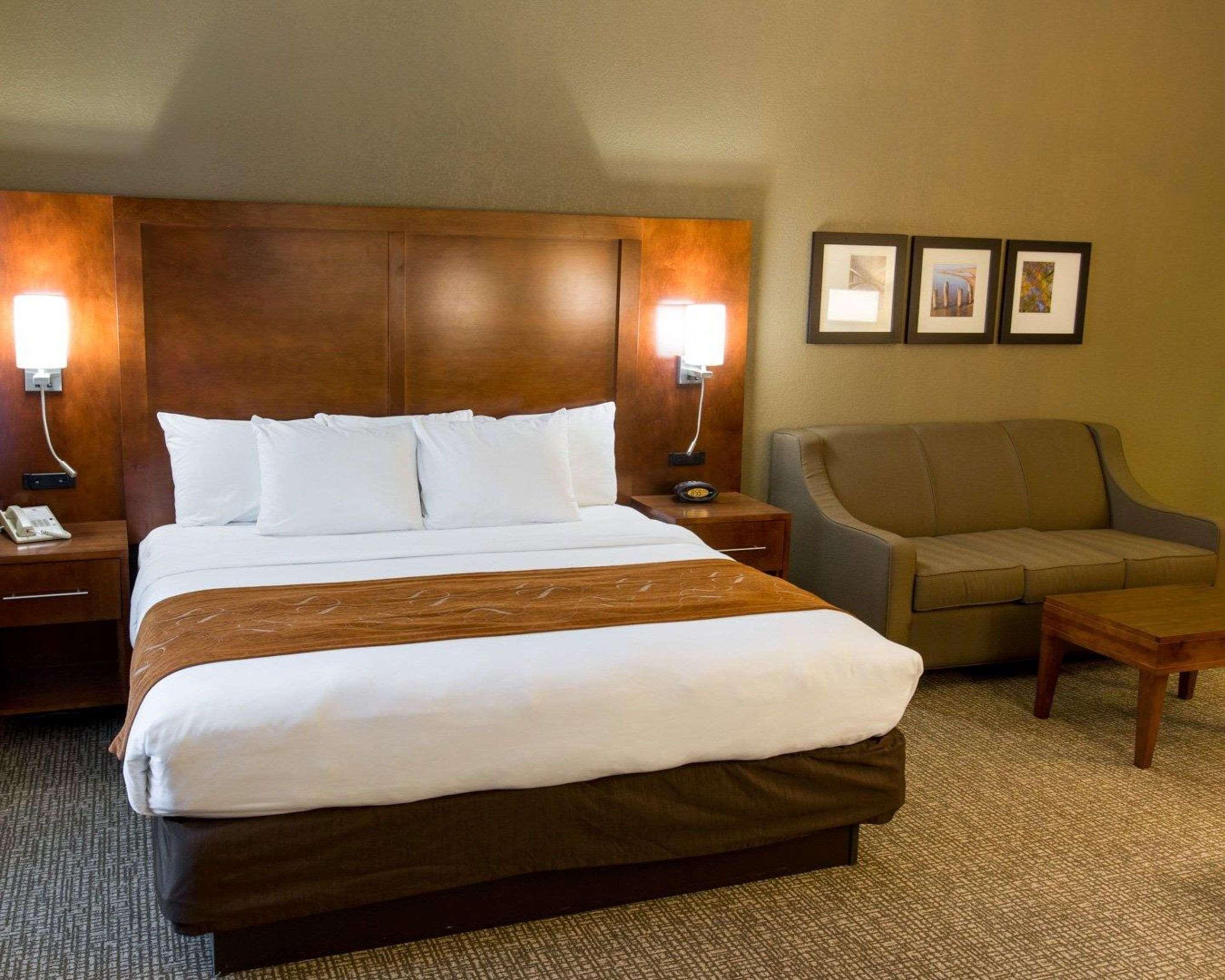Kentwood Comfort Suites Grand Rapids South מראה חיצוני תמונה