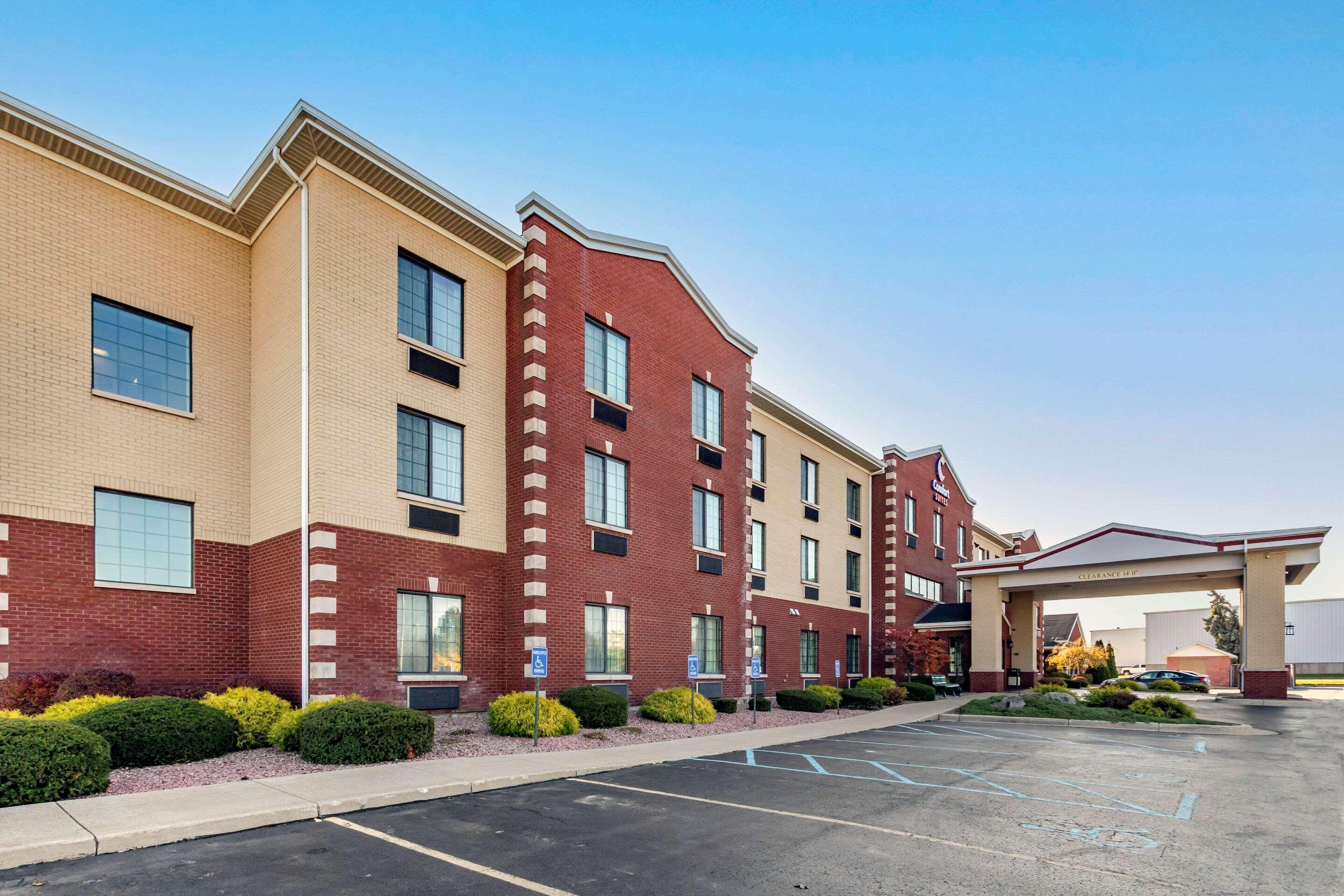 Kentwood Comfort Suites Grand Rapids South מראה חיצוני תמונה