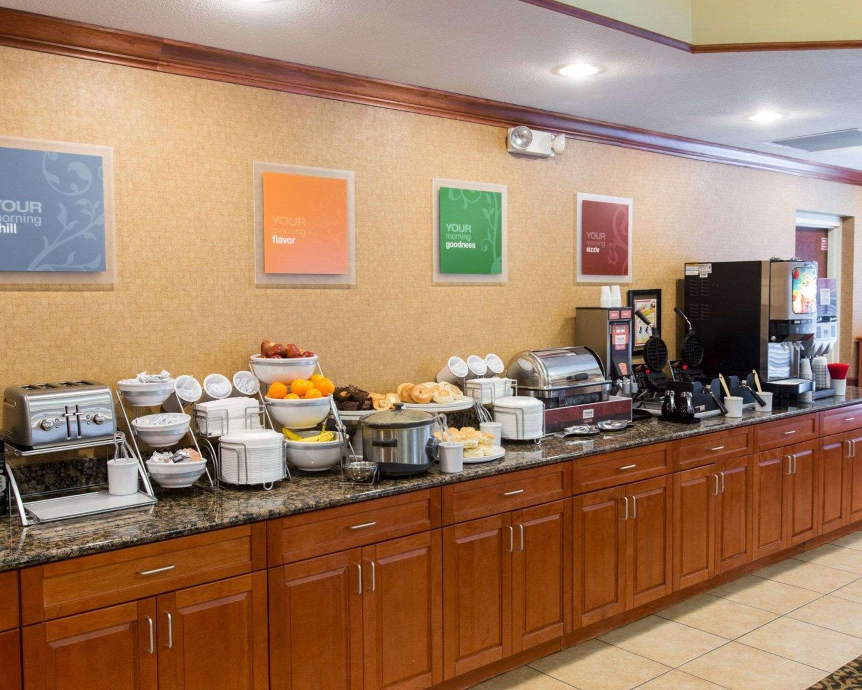 Kentwood Comfort Suites Grand Rapids South מראה חיצוני תמונה